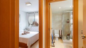 1 bedroom, iron/ironing board, bed sheets