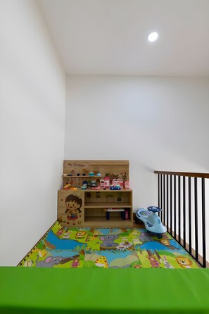 Innen-Kinderspielplatz