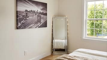 2 habitaciones, tabla de planchar con plancha, wifi y ropa de cama