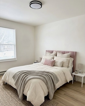 2 habitaciones, tabla de planchar con plancha, wifi y ropa de cama 