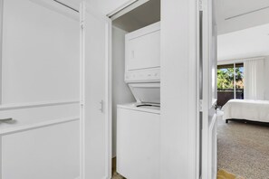 Interior - Strip location Cozy 1-bedroom condo in fabulous Las Vegas (Las Vegas)