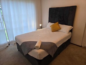 Room, 1 Bedroom | 1 bedroom - Room-1 Bedroom With Private Bathroom En (Johannesburg)