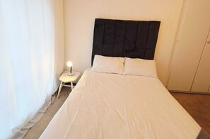 1 bedroom - Room-1 Bedroom With Private Bathroom En (Johannesburg)