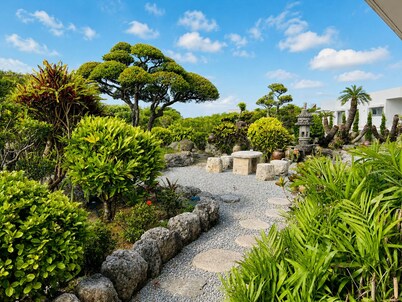 Shokaen｜Private villa with Japanese-style garden overlooking the sea