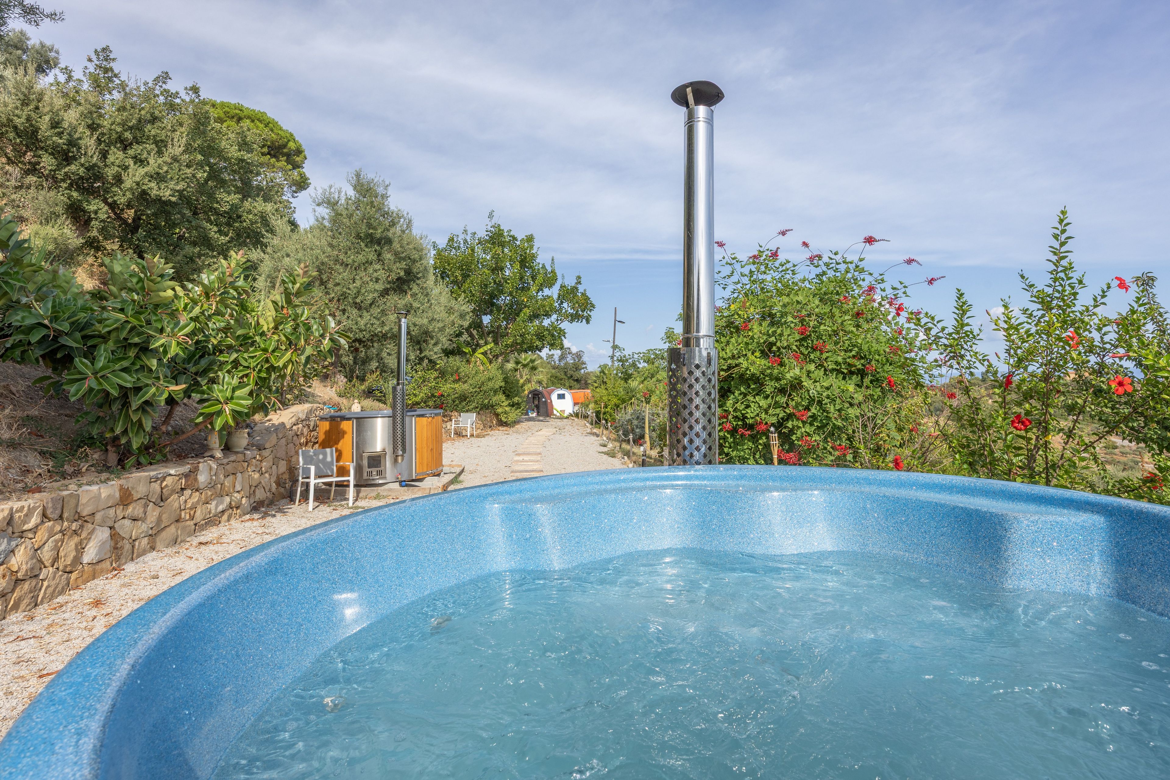 Outdoor spa tub