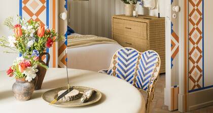 Al Porta Townhouse by Cadenzalux