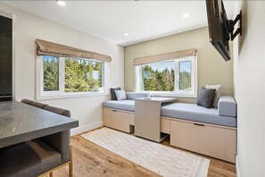 Interior - Opulence Suite-luxury one-bedroom in hi-end neighborhood (Montague)