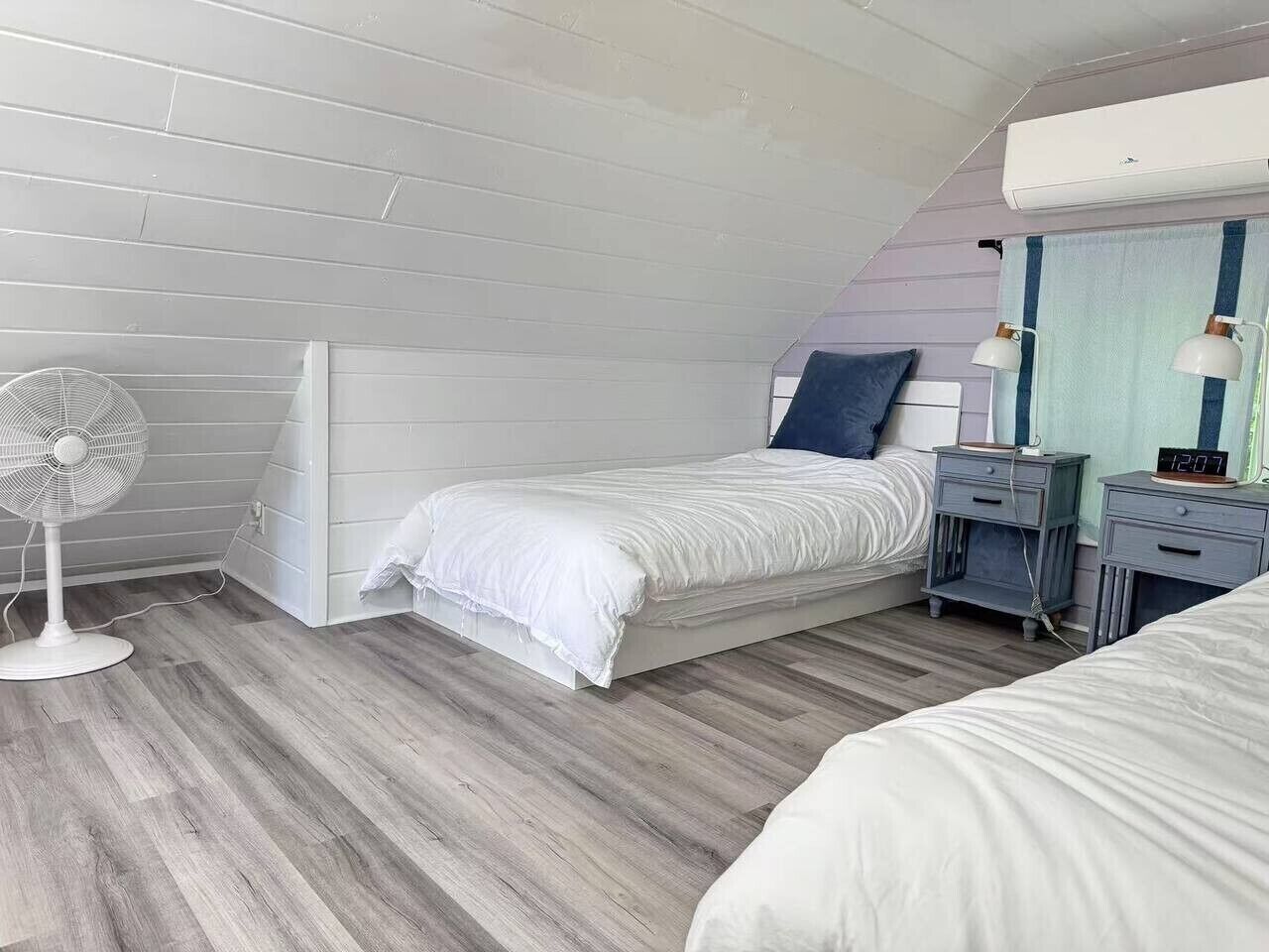 WiFi, bed sheets