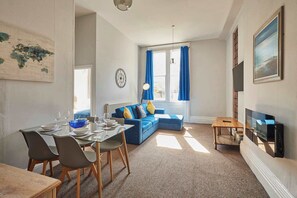 Offices - Host & Stay | Flat 2 Club Chambers (Great Malvern)