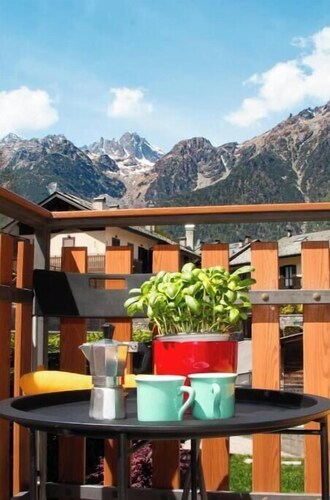 Charming private chalet with garden in the heart of Valmalenco