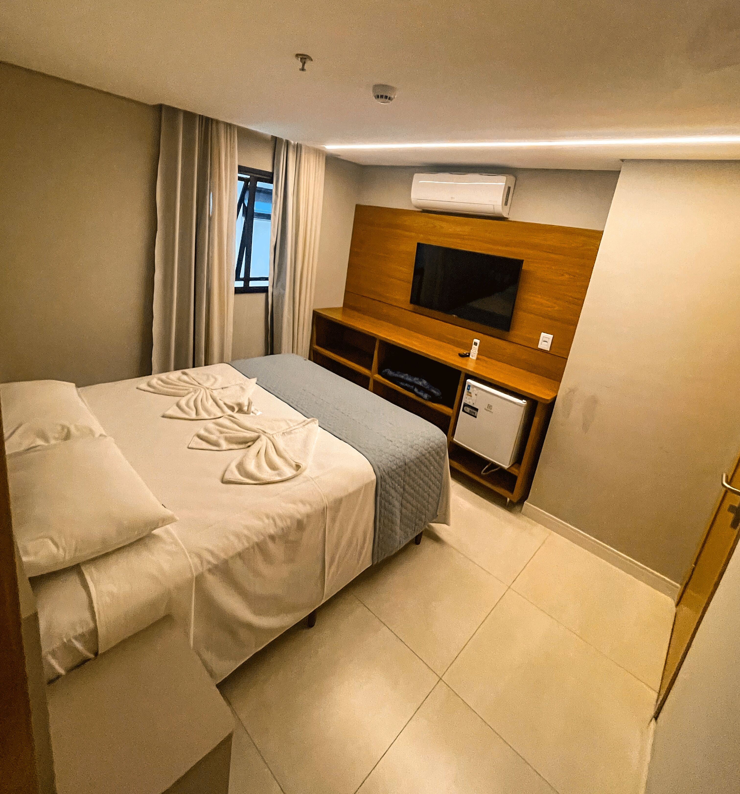 Standard Twin Room | Desk, laptop workspace, free WiFi