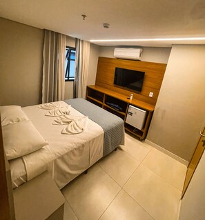 Standard Twin Room | Desk, laptop workspace, free WiFi - HIMMA Hotel  (Aparecida)