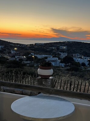 Classic Double Room, Balcony, Sea View | Property grounds - Alexandras studios  (Irakleia)