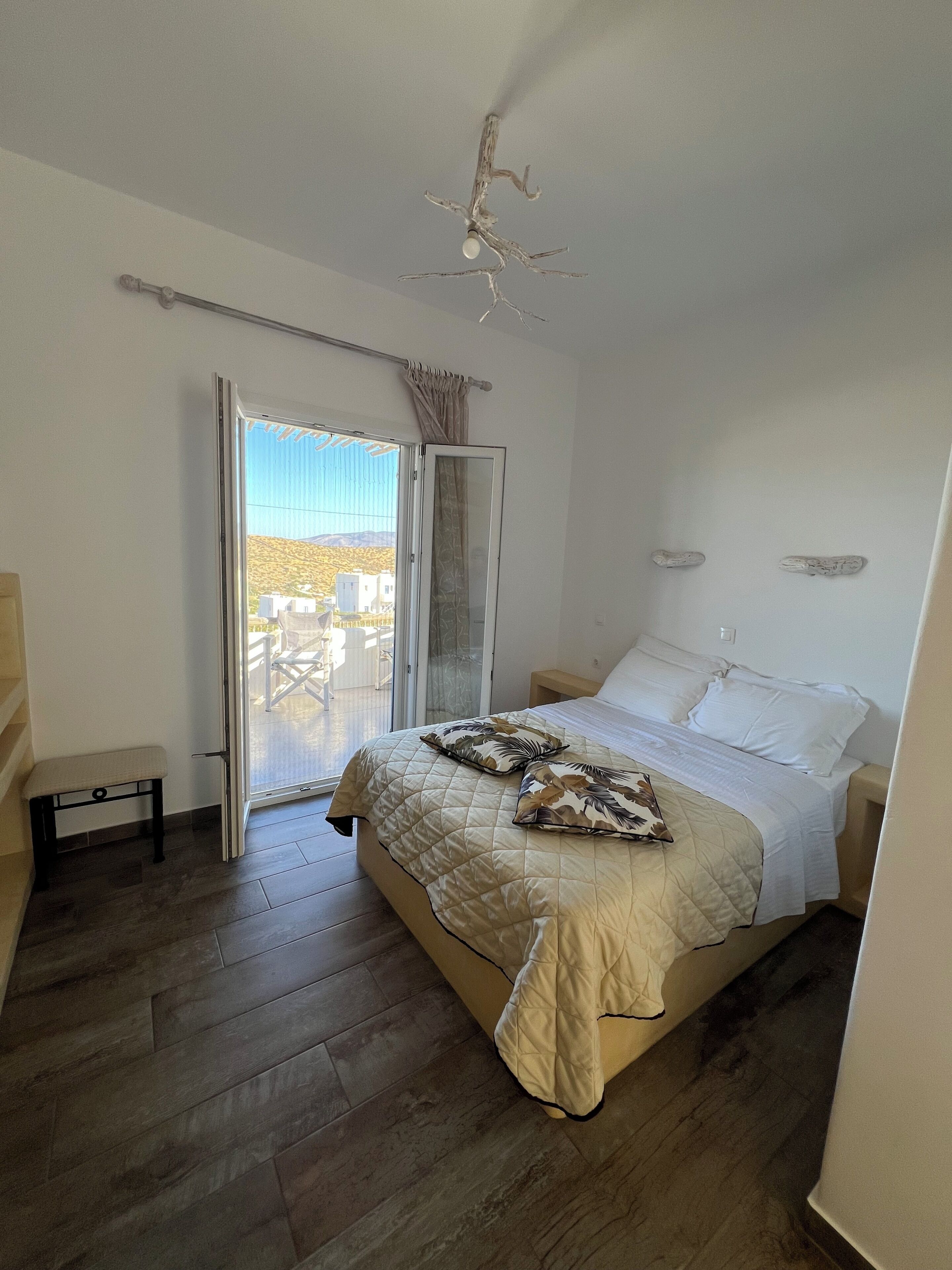 Dobbeltrom – classic, balkong, sjøutsikt | Safe på rommet