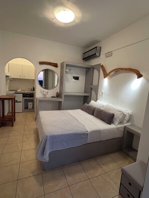 In-room safe - Alexandras studios  (Irakleia)