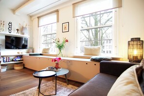 Living area - Sonnenberg Canal View - Most Central Location in Town (Amsterdam)
