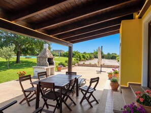Outdoor dining - ClickSardegna Villa Ulivo with  Large Pool · Luxury Eco Retreat Near Alghero (alghero)