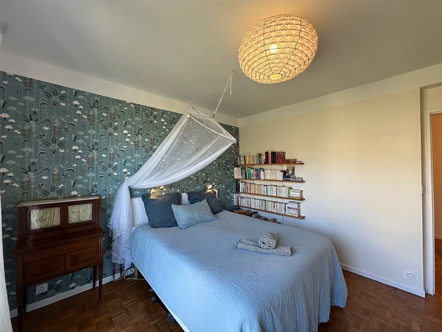 3 bedrooms, desk, iron/ironing board, free WiFi