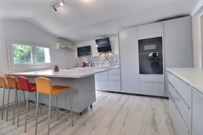 Fridge, microwave, oven, dishwasher