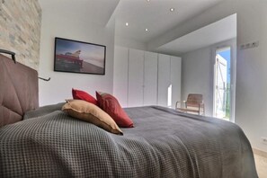 Desk, iron/ironing board, travel crib, free WiFi