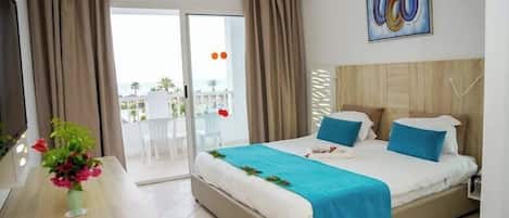 Standard Double Room, Sea View | WiFi (free)