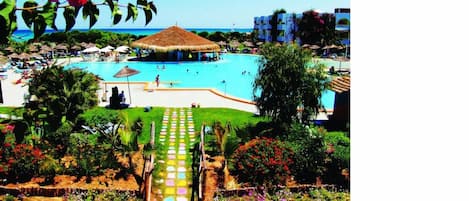 Standard-Doppelzimmer, Gartenblick | Pool