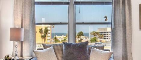 Maison, Plusieurs lits, balcon, vue partielle sur l'océan (1117 Ocean A +B) | Aire de séjour