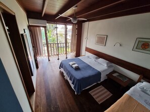 Wifi gratis, decoración personalizada y ropa de cama 