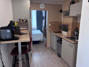 Private kitchen - Vrbo Property (Clermont-Ferrand)