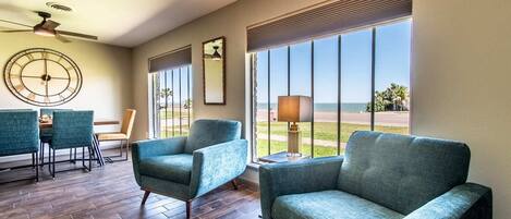 House, Multiple Beds, Pool Access, Ocean View (5401 Ocean) | Living area