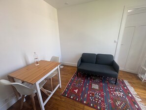 Interior - Balcony studio in the heart of 15th Arr (Paris)