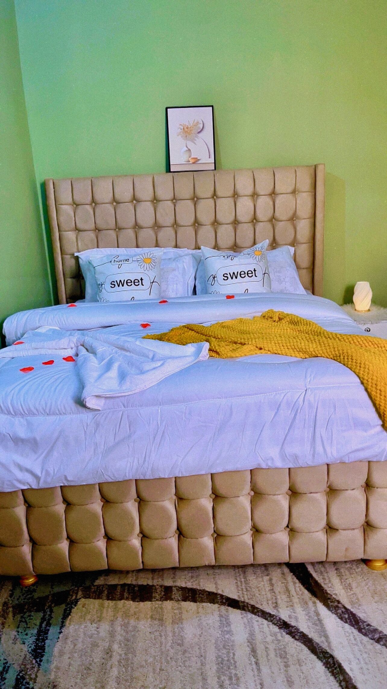 Iron/ironing board, free WiFi, bed sheets