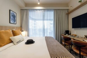 Studio Casal com Varanda | 防过敏的被褥、特色装修、特色家居、笔记本电脑工作区