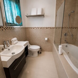 Bathroom - Vrbo Property (Tetlatlahuca)
