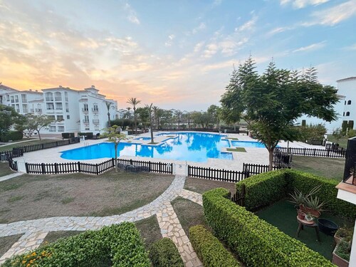 Sunset Haven - Enjoy the Sun and Relax in La Torre Golf