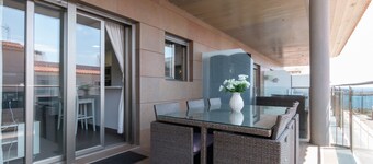 Apartment 'Cala Gaviota' with Sea Views, Wi-Fi, and Air Conditioning
