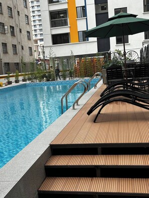 Indoor pool, a heated pool - Centrally located Chic studio with panoramic view, heated pool & gym (Kindaruma)