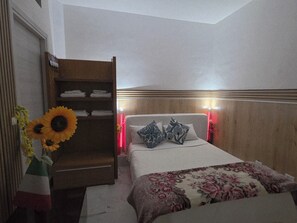 Deluxe Triple Room, Courtyard View - AL IRAM NAPOLEONE III GUEST HOUSE 22 (Rome)