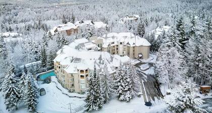 Luxury 2-Bed in Whistler Village