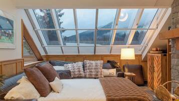 2 bedrooms, iron/ironing board, travel crib, WiFi