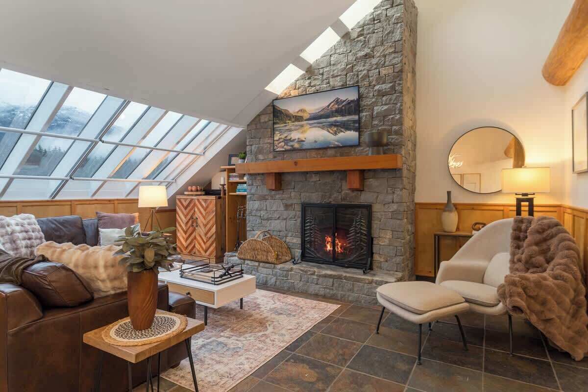 TV, fireplace, offices