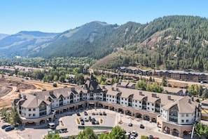 Exterior - Chapel Square Condo W/ Gas Fireplace, Gym & Steam Room (Avon)