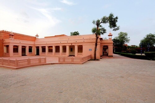 Lalgarh Palace