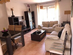 Living area - Vrbo Property (Vera)