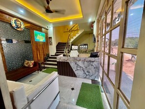 Lobby - Shree Krishna Palace (Lucknow)