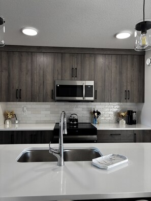 Private kitchen - Brand New Beautiful Duplex Near the Lake! (Sylvan Lake)