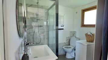 Shower, towels