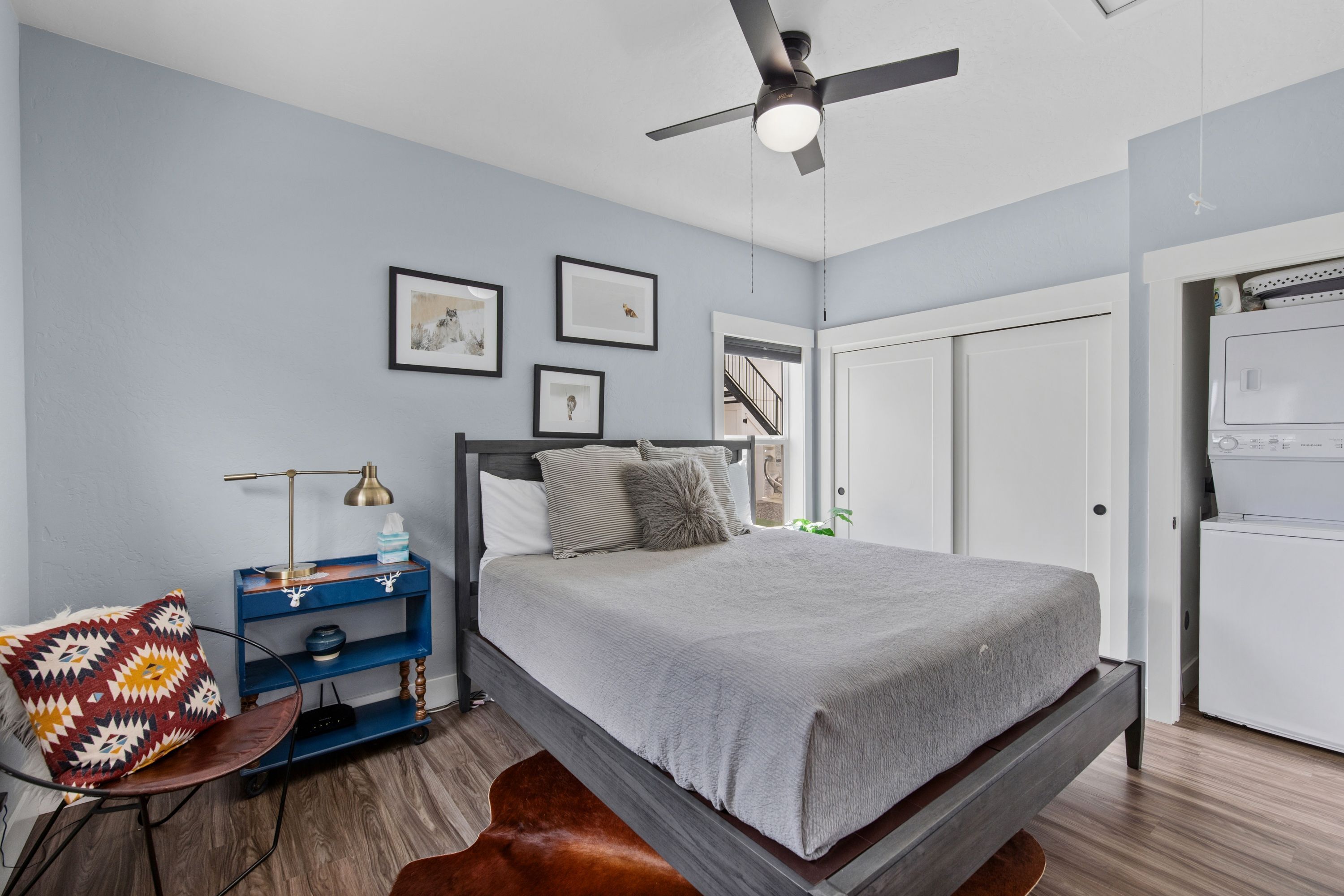 Iron/ironing board, WiFi, bed sheets