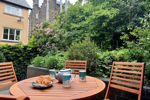 Muriau Tref - Three Bedroom Cottage, Sleeps 4