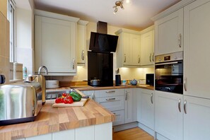 Fridge, microwave, oven, dishwasher - Muriau Tref - Three Bedroom Cottage, Sleeps 4 (Conwy)